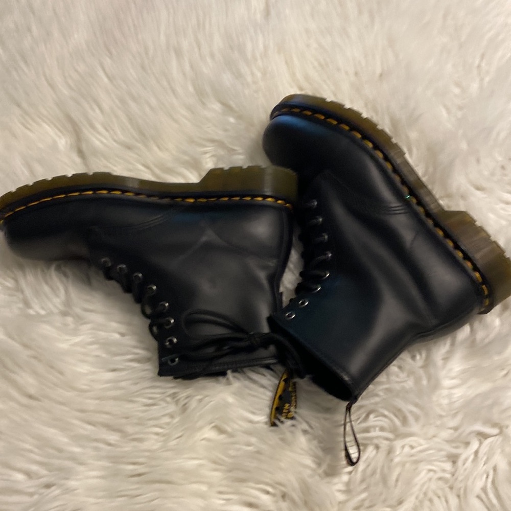Dr.Martens  Air Wair with sole bouncing 🥾 size 8M BNWOT please see all photos - Picture 13 of 17